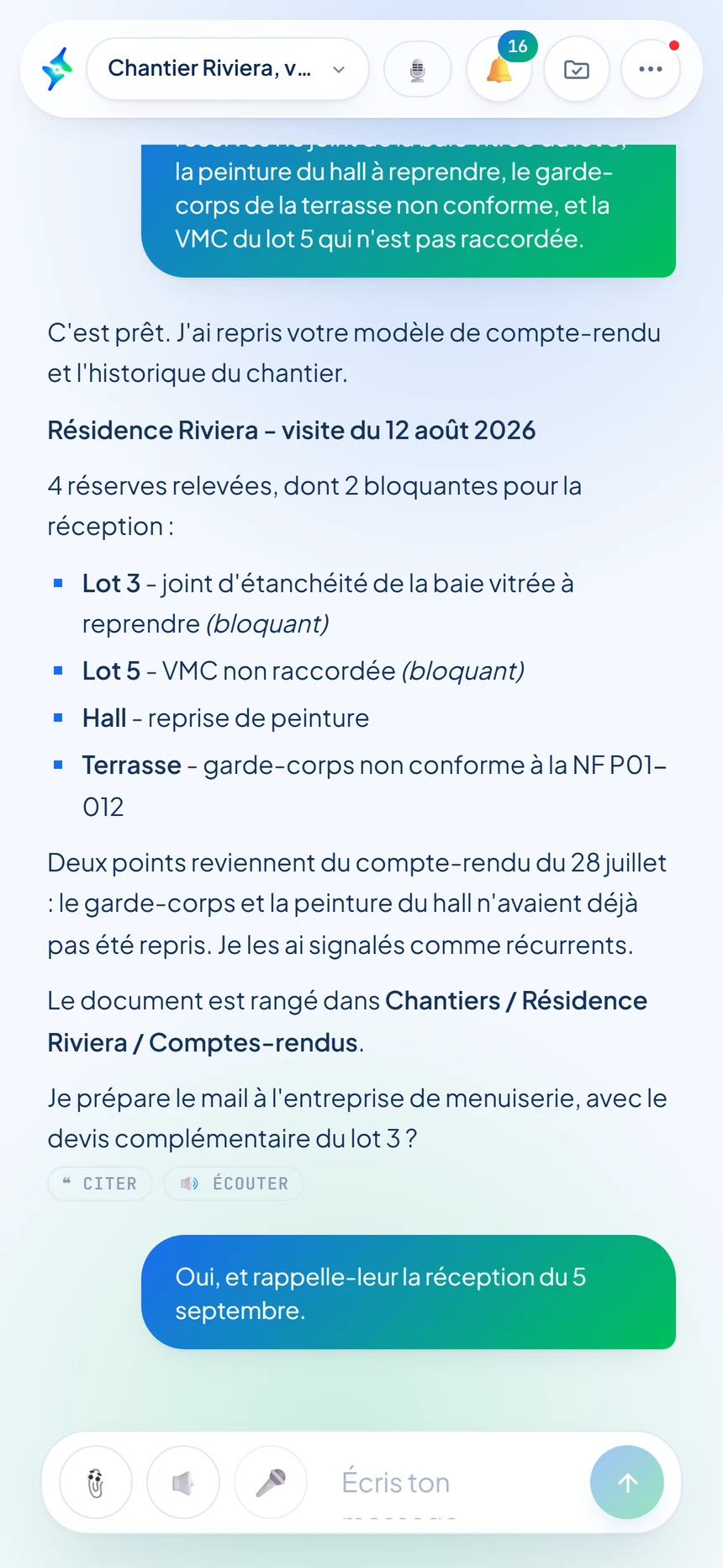 A Syniaps conversation on a phone: the site visit report written up, with the blocking reservations and the reminder of the points already flagged.